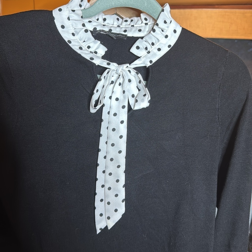Adrianna Papell Black Sweater Blouse Polka Dot Tie Neck Ruffle Hem Size Small - Picture 3 of 9